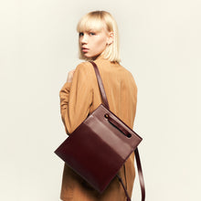 Laden Sie das Bild in den Galerie-Viewer, Agatha Rucksack M